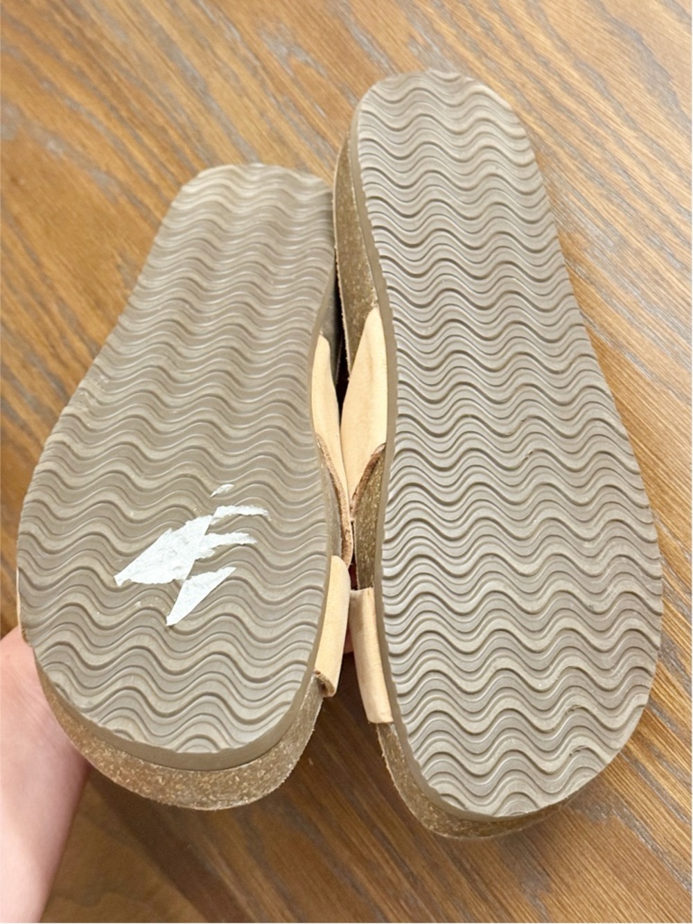 Eastland Kelly criss cross sandal slides size 9 - Picture 7 of 7